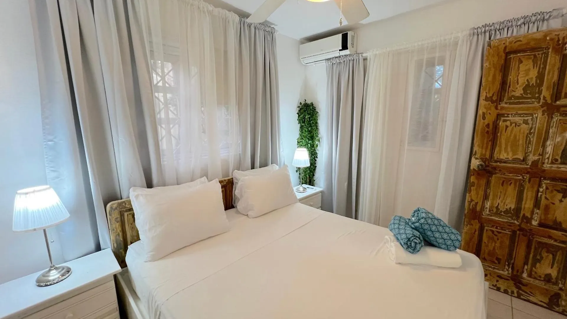 Caribbean Villas And Suites - Playa Los Corales - Wifi, Beach Club מלון דירות