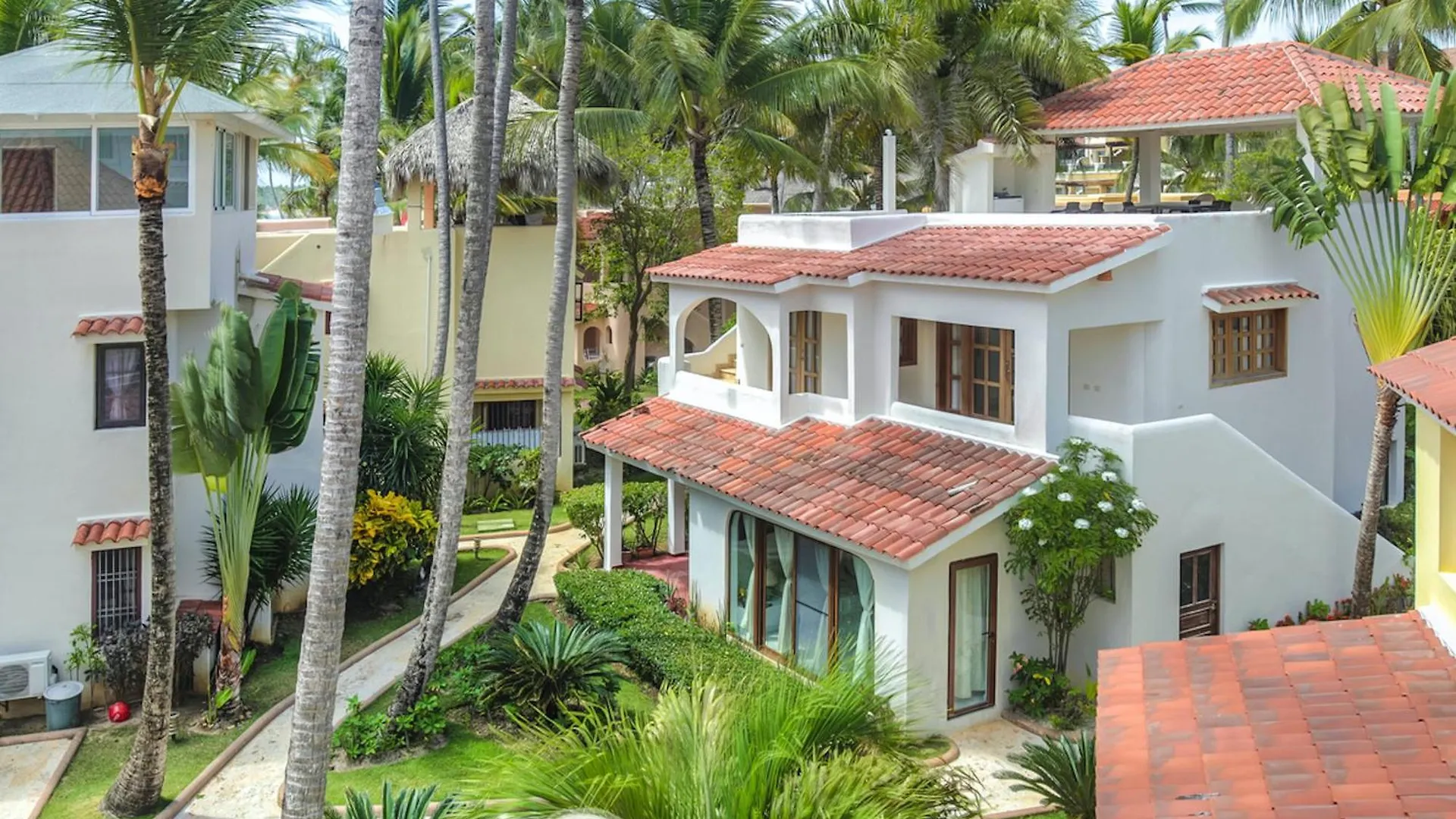 Caribbean Villas And Suites - Playa Los Corales - Wifi, Beach Club 5*, Punta Cana