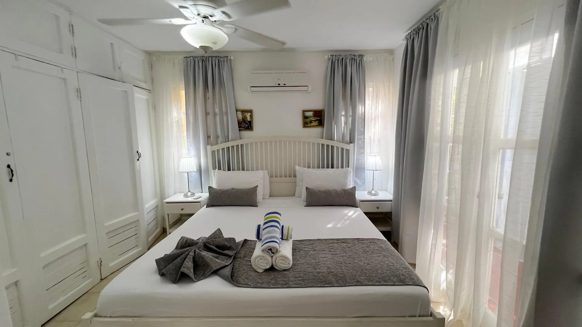 Lägenhetshotell Caribbean Villas And Suites - Playa Los Corales - Wifi, Beach Club