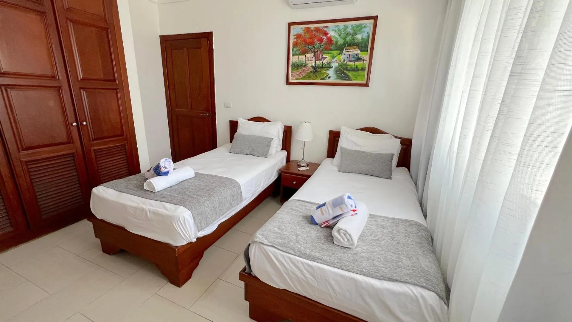 Caribbean Villas And Suites - Playa Los Corales - Wifi, Beach Club Lägenhetshotell Punta Cana